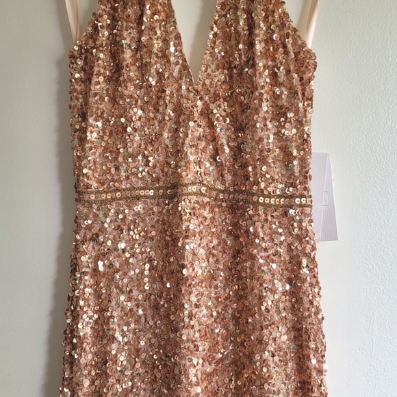 Mac Duggal, Sleeveless Halter- Neck Gown, Apricot, Size 8, NWT‎ - Picture 5 of 9